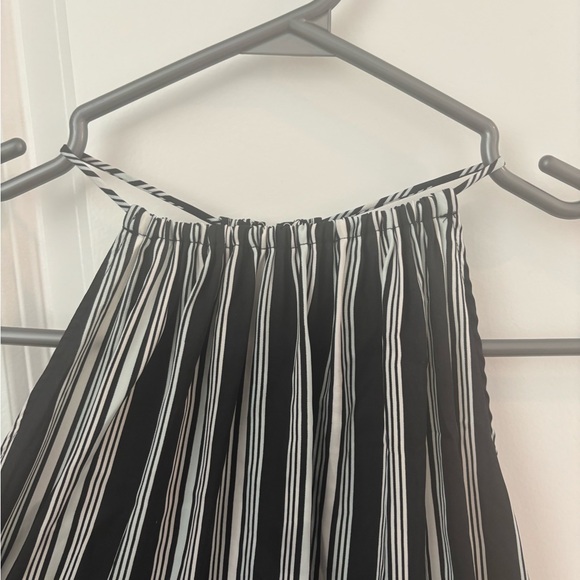 LOFT Black and White Striped top( almost new condition) - Picture 2 of 4